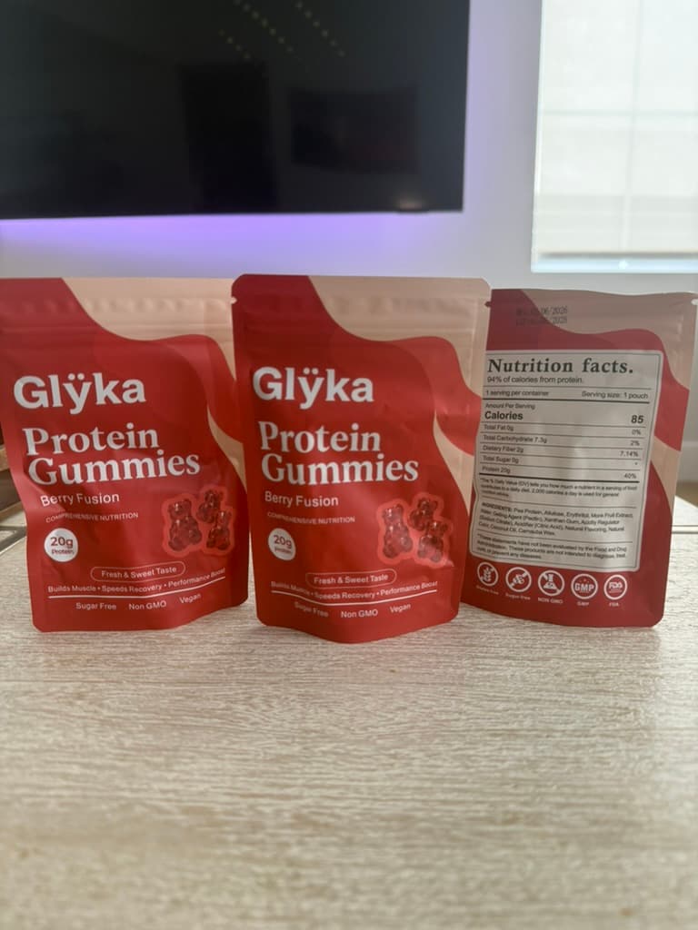 Customer photo of Glÿka Berry Fusion pouches showing front packaging and nutrition facts label